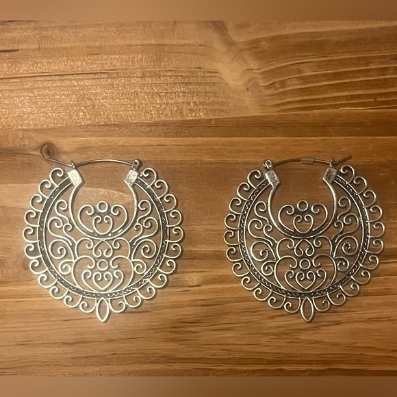 Intricate Design Boho Antique Silver Southwestern Style Earrings~ New - Picture 11 of 11
